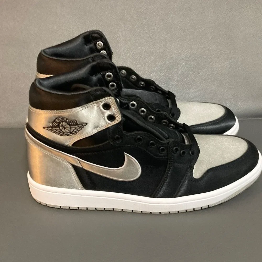 Jordan 1 Retro high OG womens 10/mens 8.5